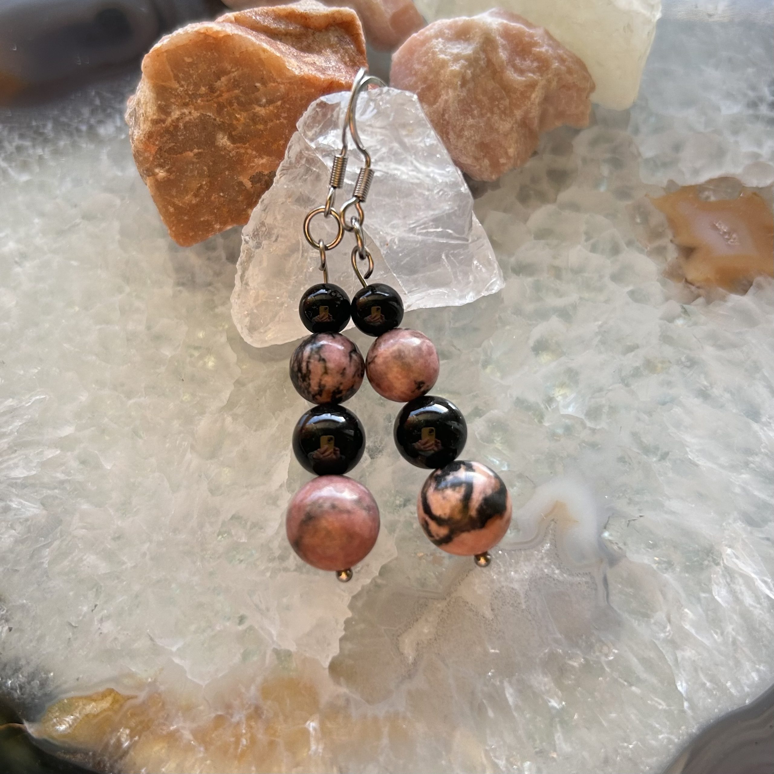 Uhani Rodonit in Oniks